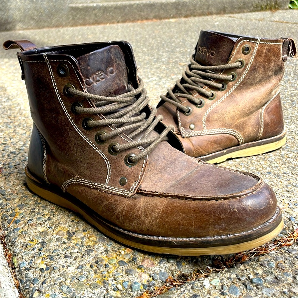 Crevo Brown Fashion Boots. Size 10M